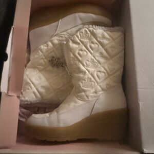 Juicy Couture Quilted Cream Wedge Winter Boots with Embroidered Hearts